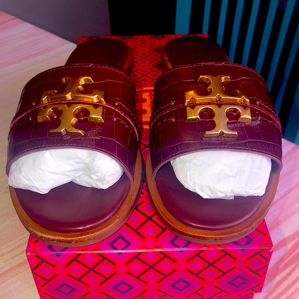 Burgundy color size 6 Tory Burch